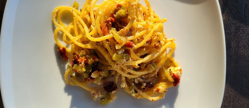 One-Pot Spaghetti mit Feta aus dem Ofen